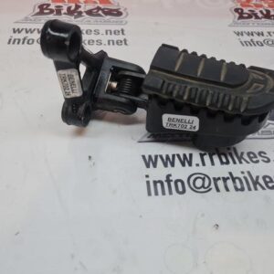 ESTRIBERA DELANTERA DERECHA BENELLI TRK 702 X 2024