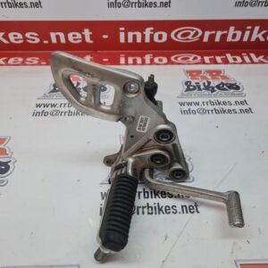 ESTRIBERA DELANTERA DERECHA SUZUKI HAYABUSA GSXR1300 2004