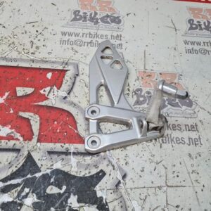 ESTRIBERA DELANTERA DERECHA SUZUKI GSX8R 2024